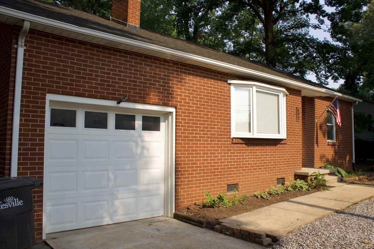 692 Brookdale Dr - Photo 2 of 20
