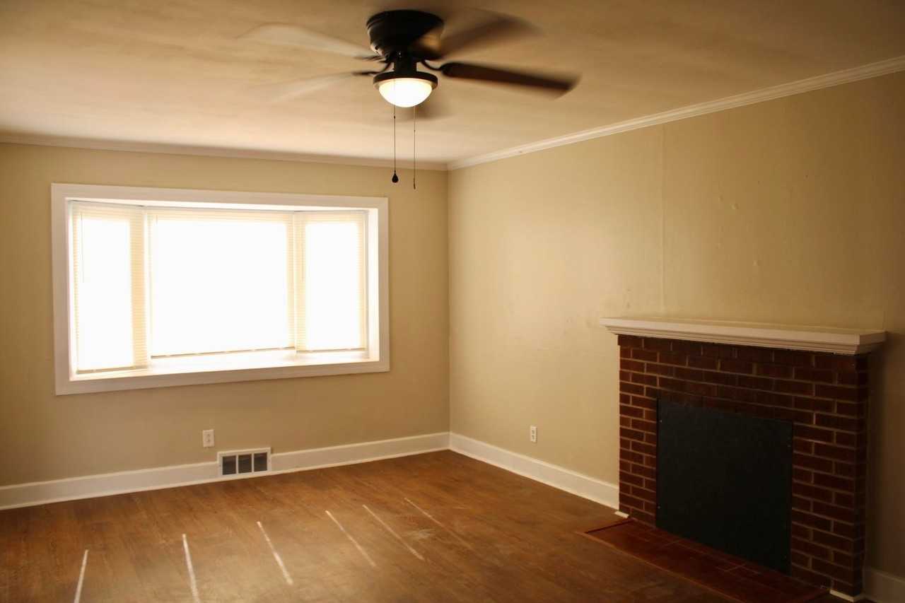 692 Brookdale Dr - Photo 5 of 20