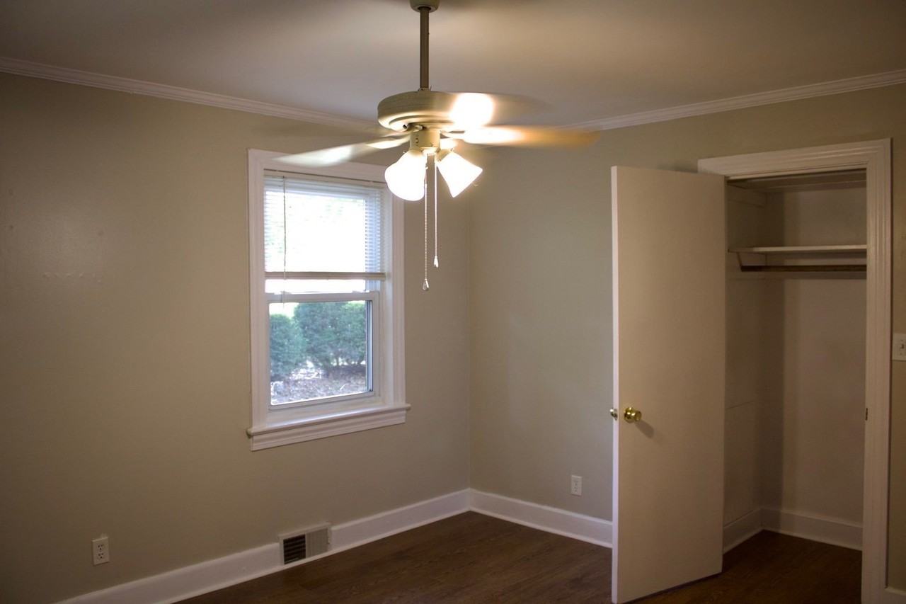 692 Brookdale Dr - Photo 6 of 20