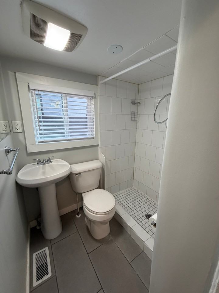 483 E 1st Ave #6 - Photo 7 of 13