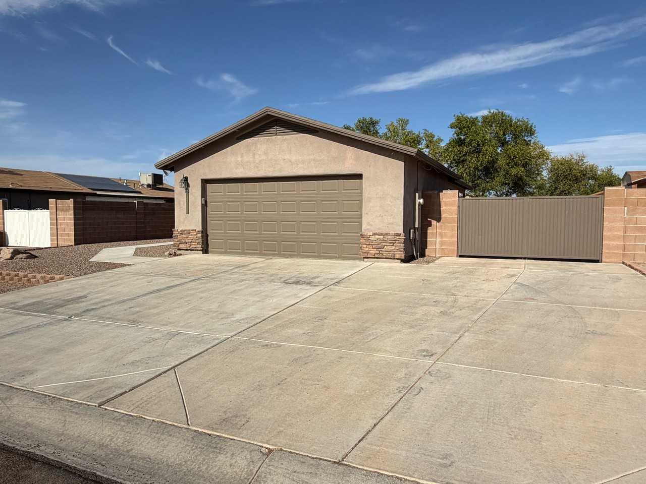 10355 S Typhoon Ave - Photo 2 of 20