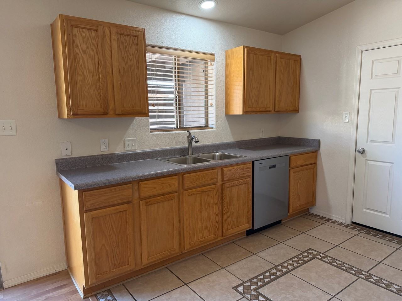 10355 S Typhoon Ave - Photo 4 of 20