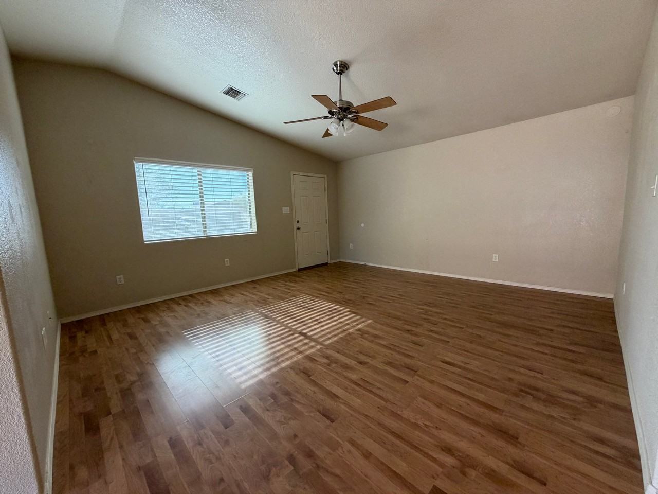 10355 S Typhoon Ave - Photo 7 of 20