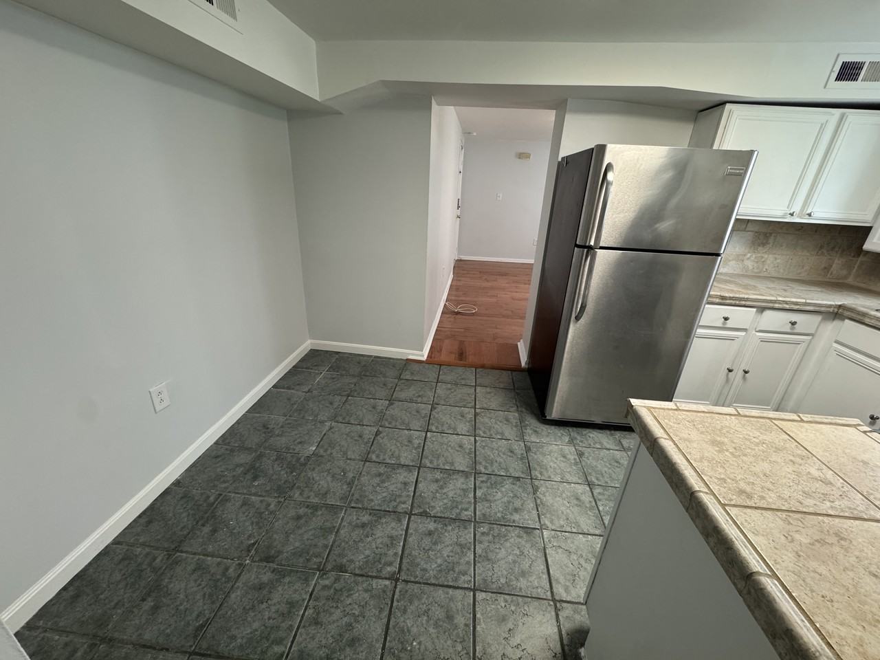 934 New Market Street - Photo 4 of 10