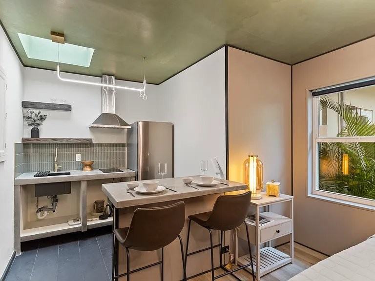 499 Ne 112th St - Photo 5 of 5