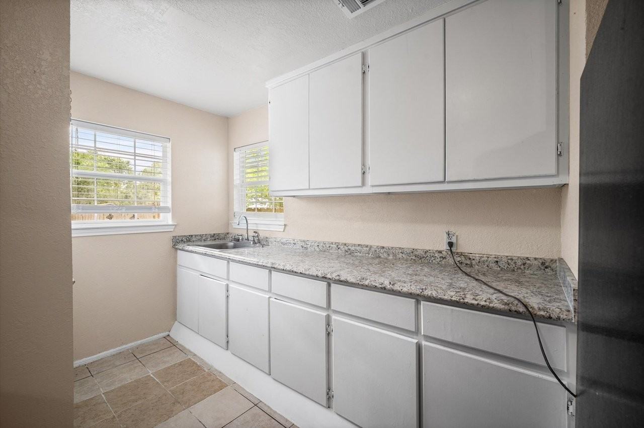623 S 1st St #A - Photo 7 of 17