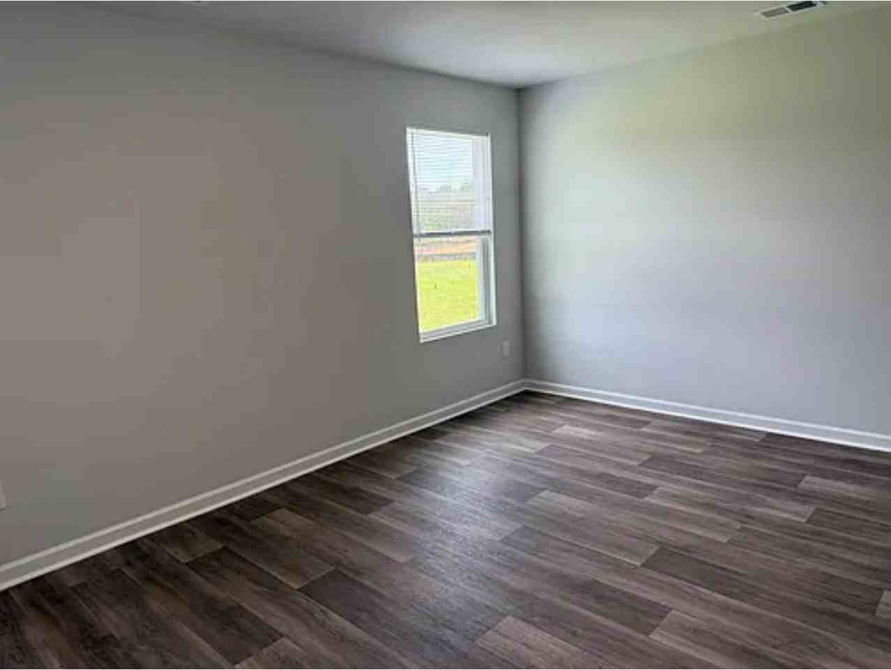 6429 Swainson St Sw - Photo 6 of 20