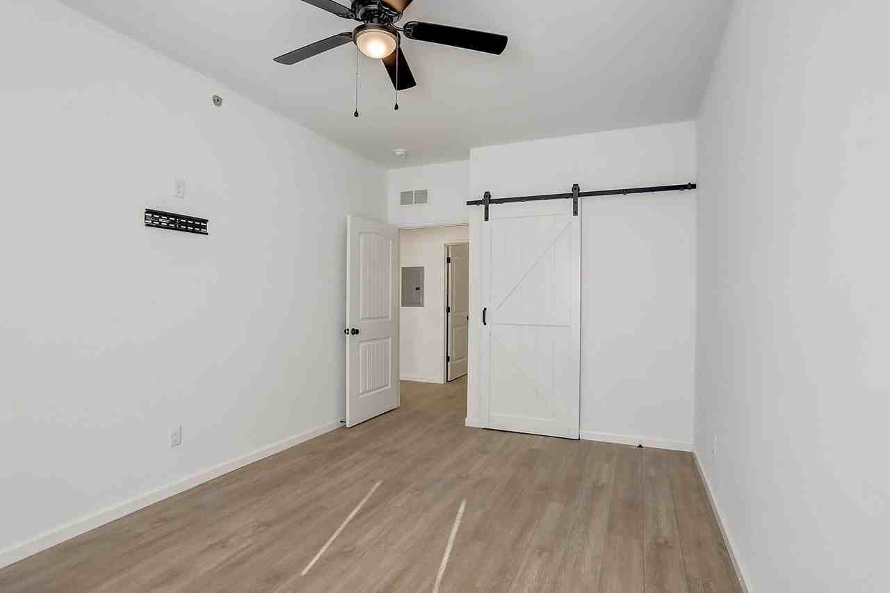 715 Parkview Dr #715 - Photo 6 of 50