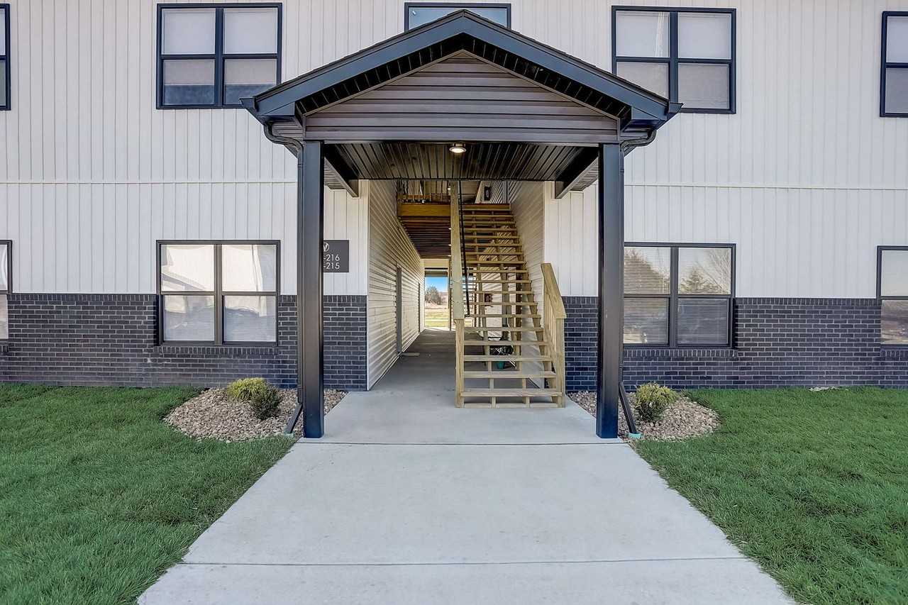 717 Parkview Dr #717 - Photo 3 of 50