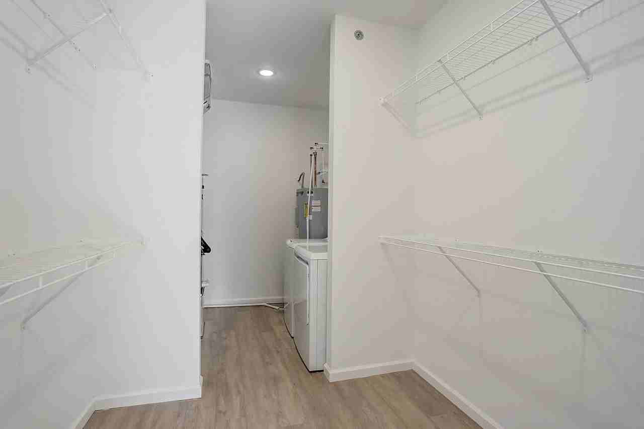 520 Parkview Dr #520 - Photo 4 of 50