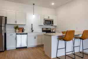 featured image of 904 Parkview Dr #904