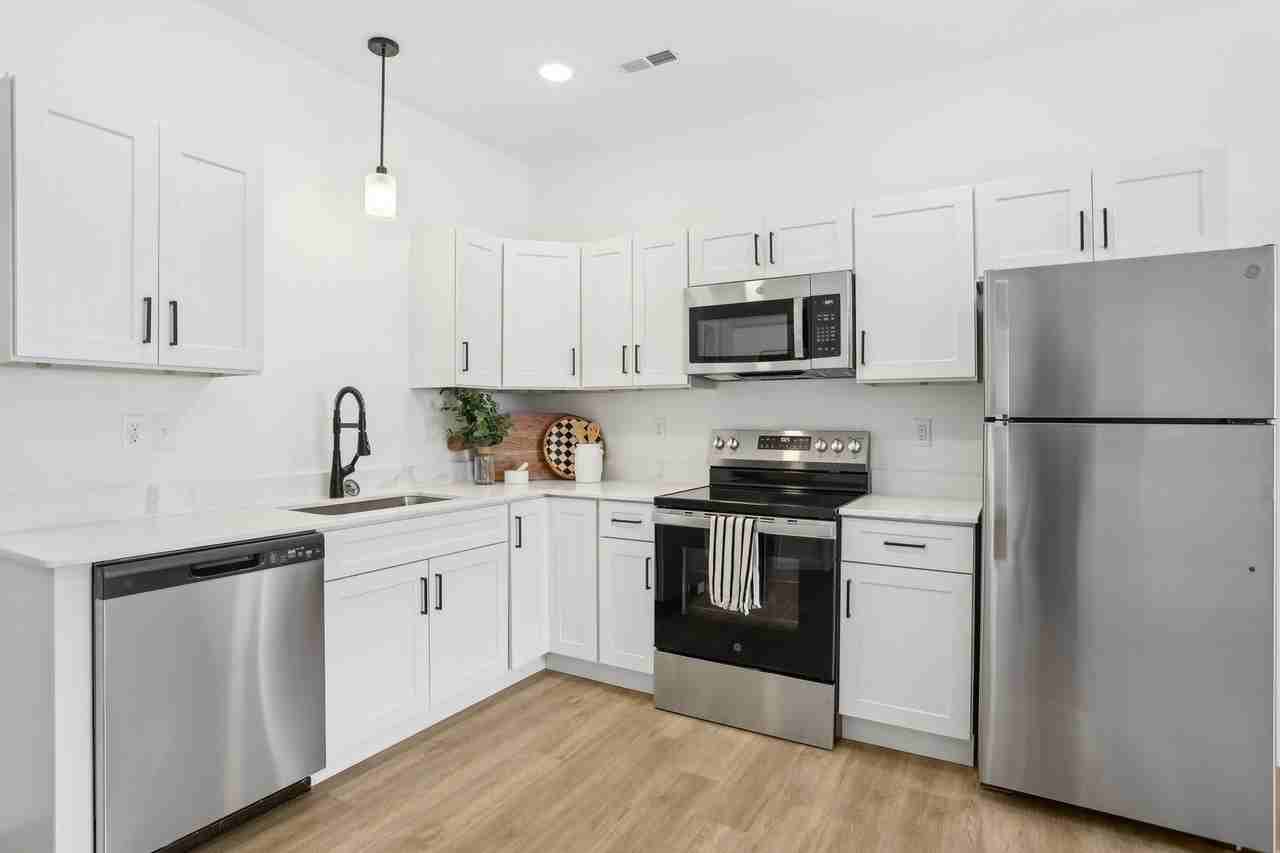 114 Rose Ann Avenue #114 - Photo 7 of 17