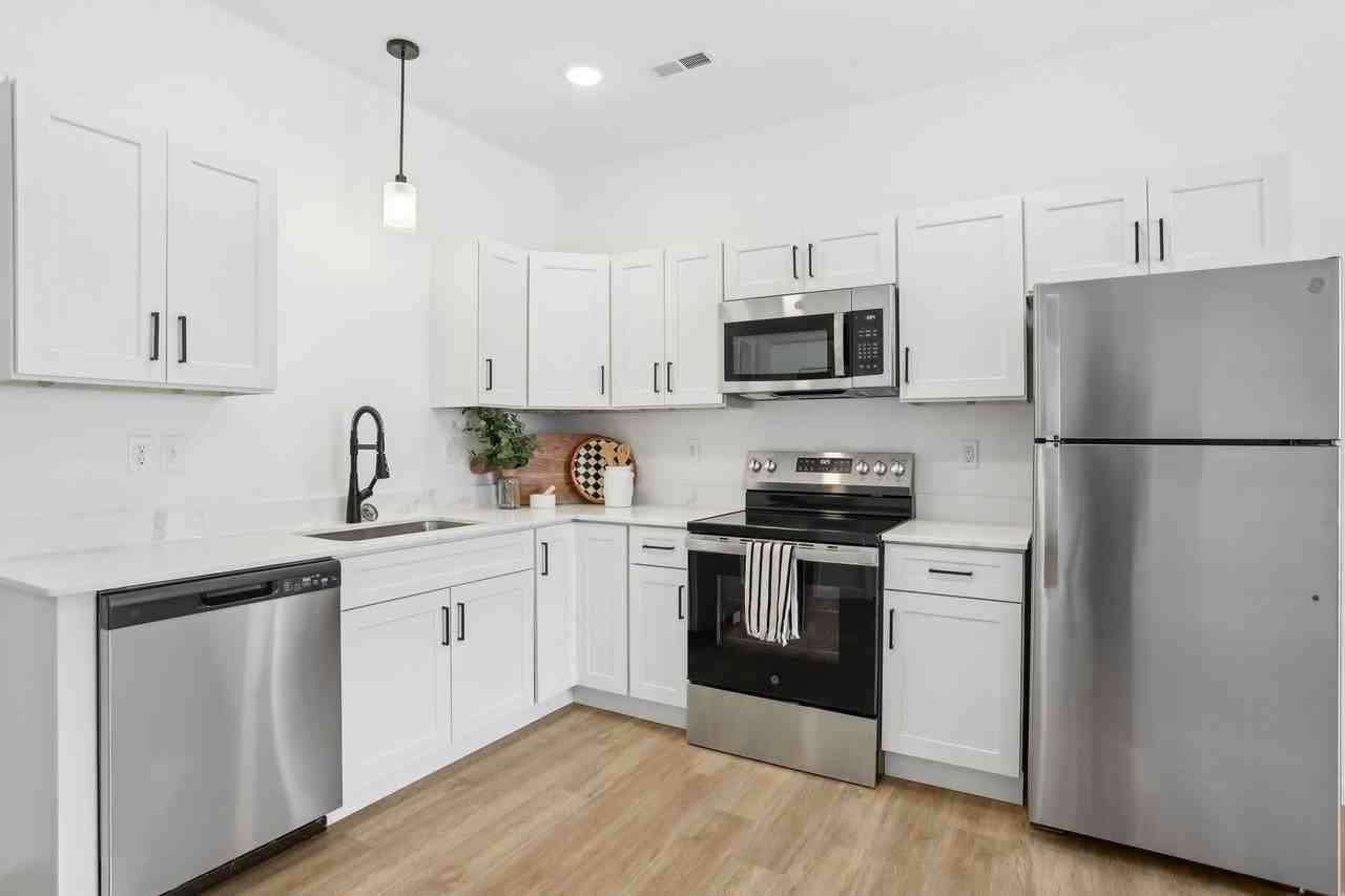 102 Rose Ann Avenue #102 - Photo 7 of 17