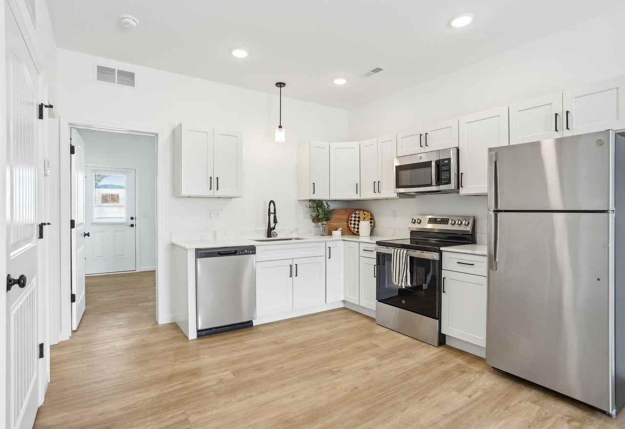 133 Rose Ann Avenue #133 - Photo 6 of 17