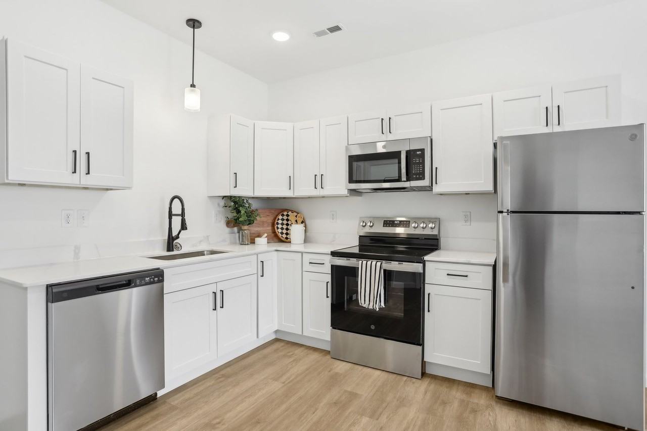137 Rose Ann Avenue #137 - Photo 7 of 17