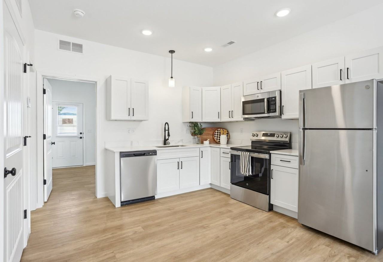 152 Rose Ann Avenue #152 - Photo 6 of 17