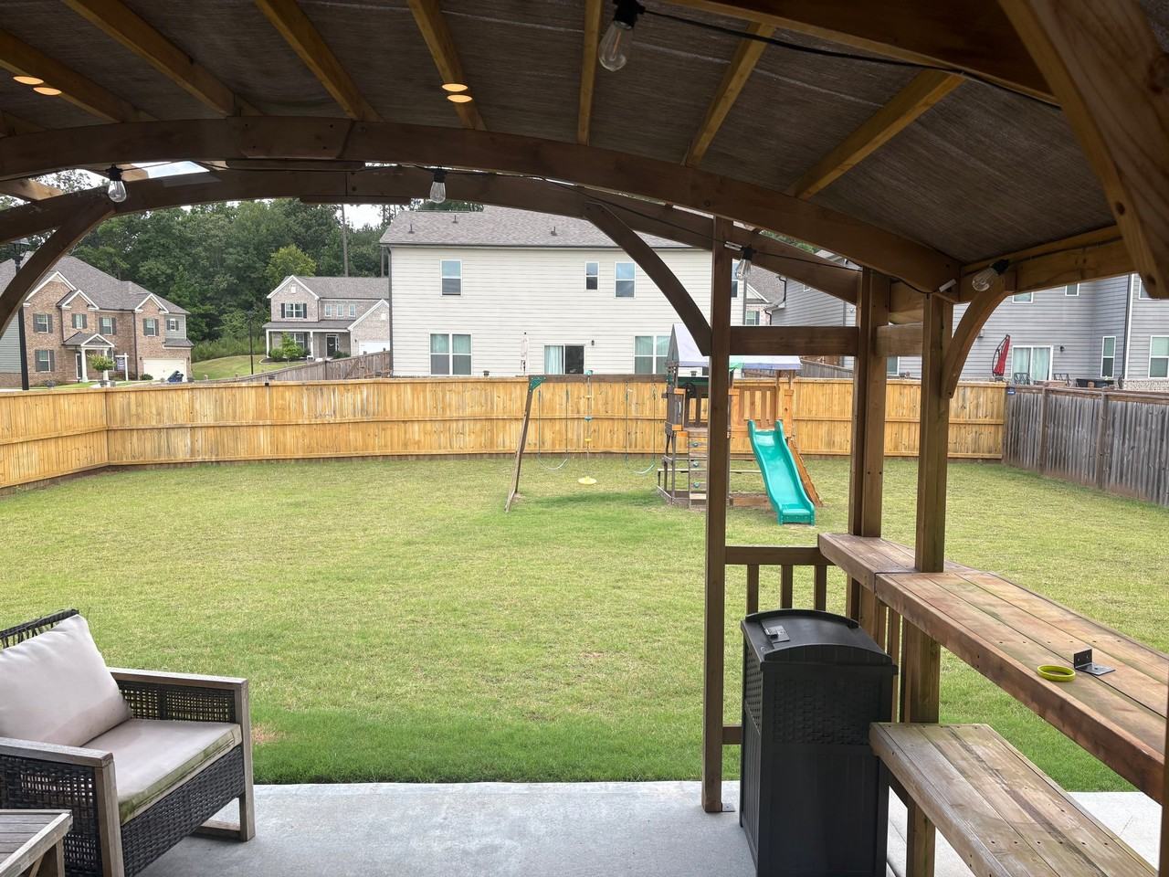 3477 Spruce Way Sw - Photo 4 of 16