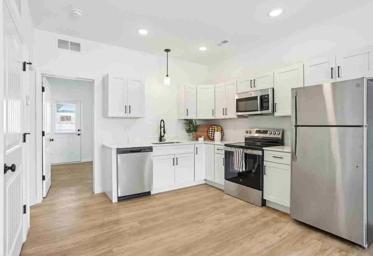 156 Rose Ann Avenue #156 - Photo 6 of 17