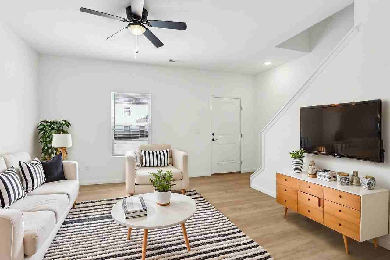 140 Rose Ann Avenue #140 - Photo 5 of 17