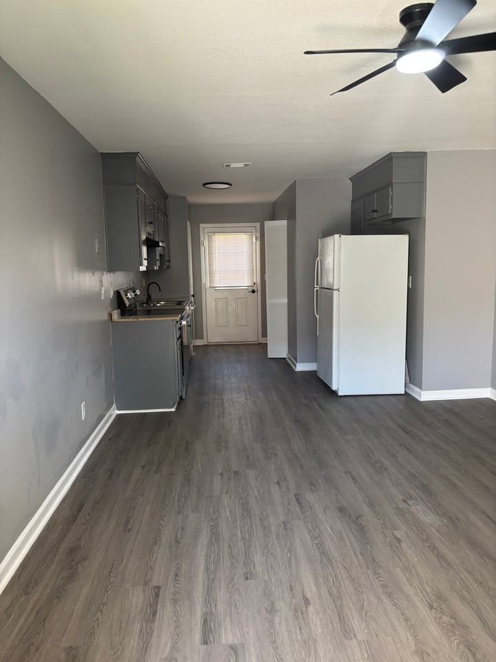 2304 Old Barton #B - Photo 3 of 12