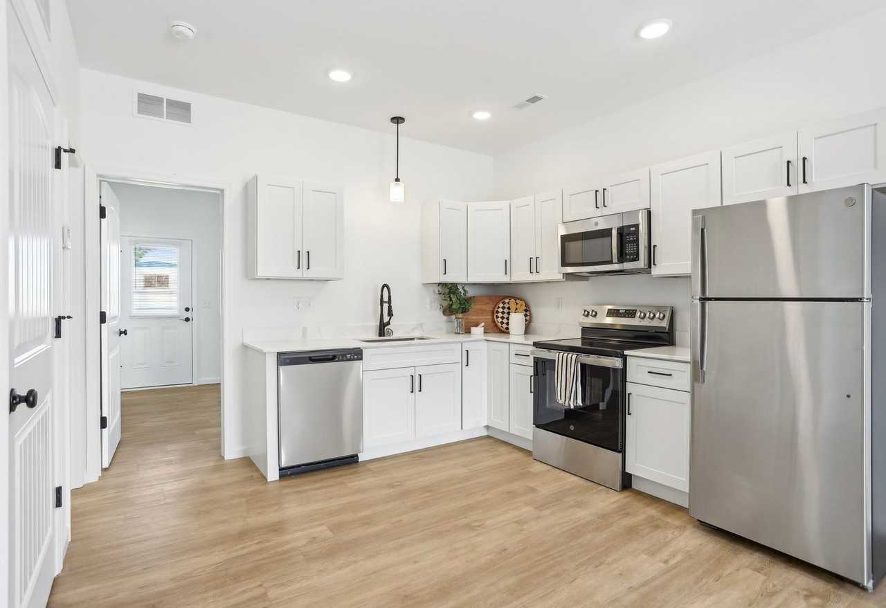 153 Rose Ann Avenue #153 - Photo 6 of 17
