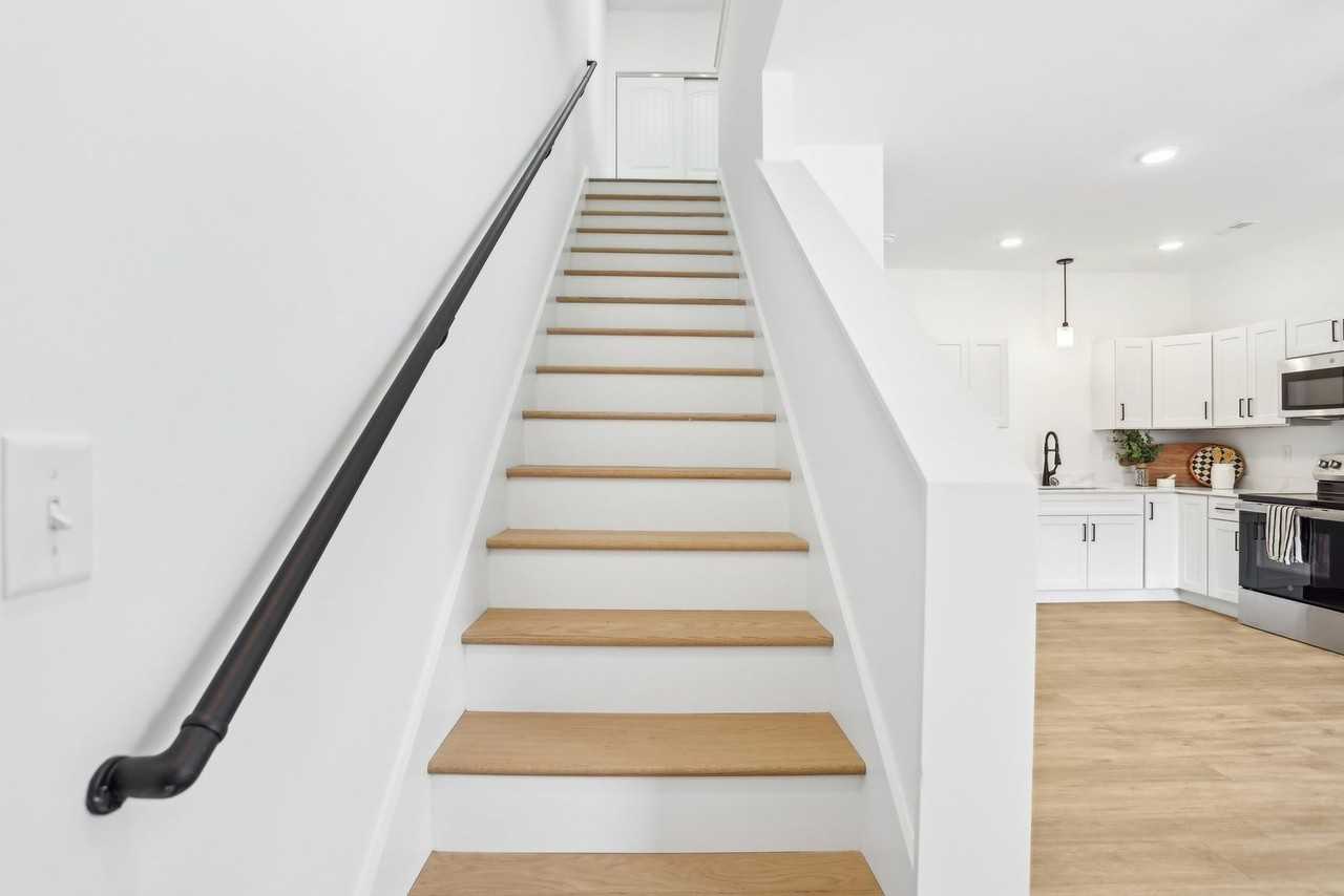 155 Rose Ann Avenue #155 - Photo 3 of 17
