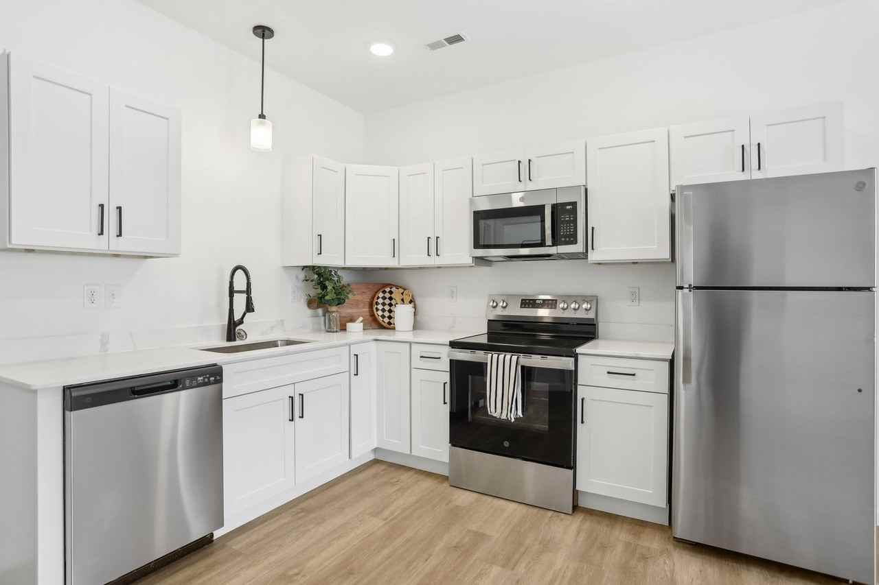 157 Rose Ann Avenue #157 - Photo 7 of 17