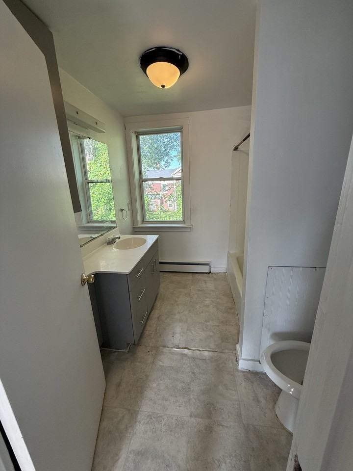 58 Spring St #60 - Photo 6 of 14