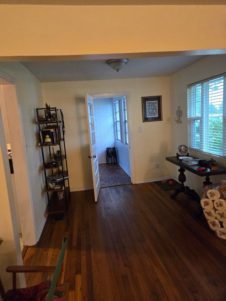 812 Chatfield St - Photo 5 of 8