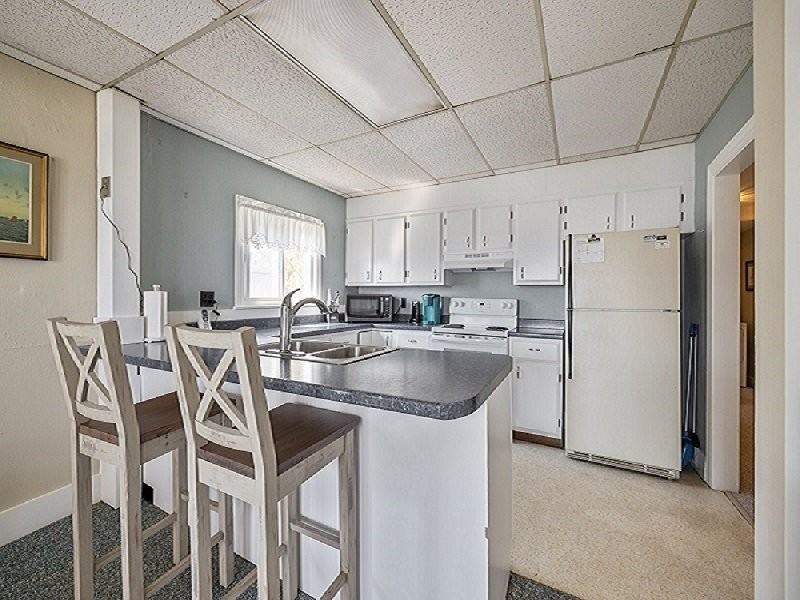 281 Beach Ave #2 - Photo 5 of 10