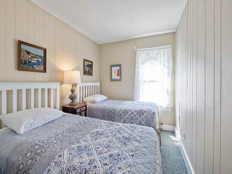 281 Beach Ave #2 - Photo 7 of 10