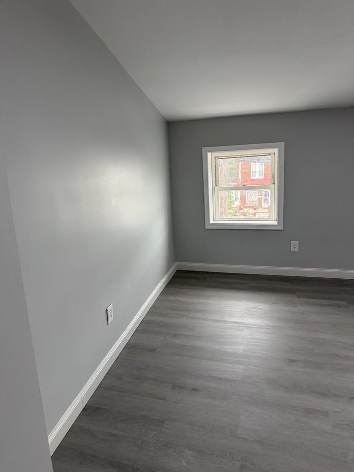 204 State St 2nd Fl #2 - Photo 2 of 3