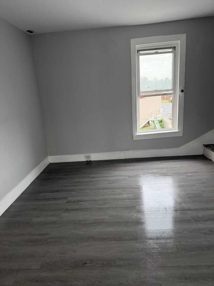 204 State St 2nd Fl #2 - Photo 3 of 3