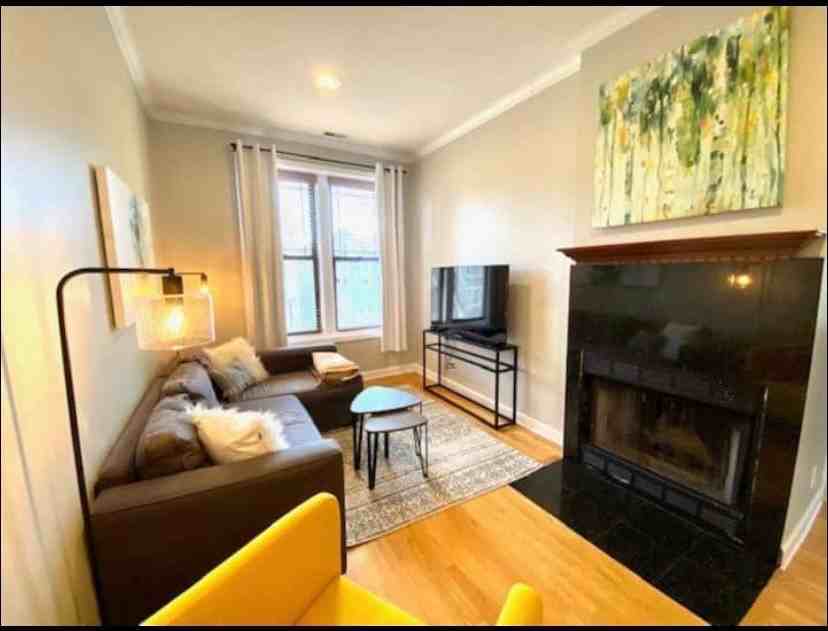 1434 W Fletcher St #2F - Photo 4 of 14