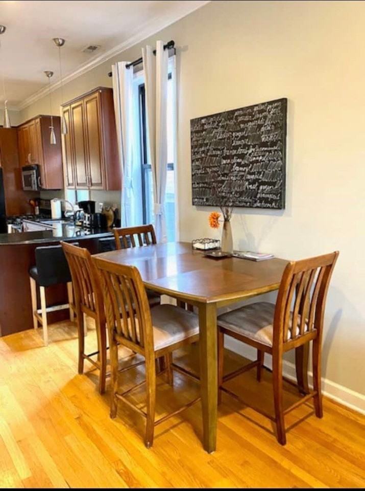 1434 W Fletcher St #2F - Photo 5 of 14