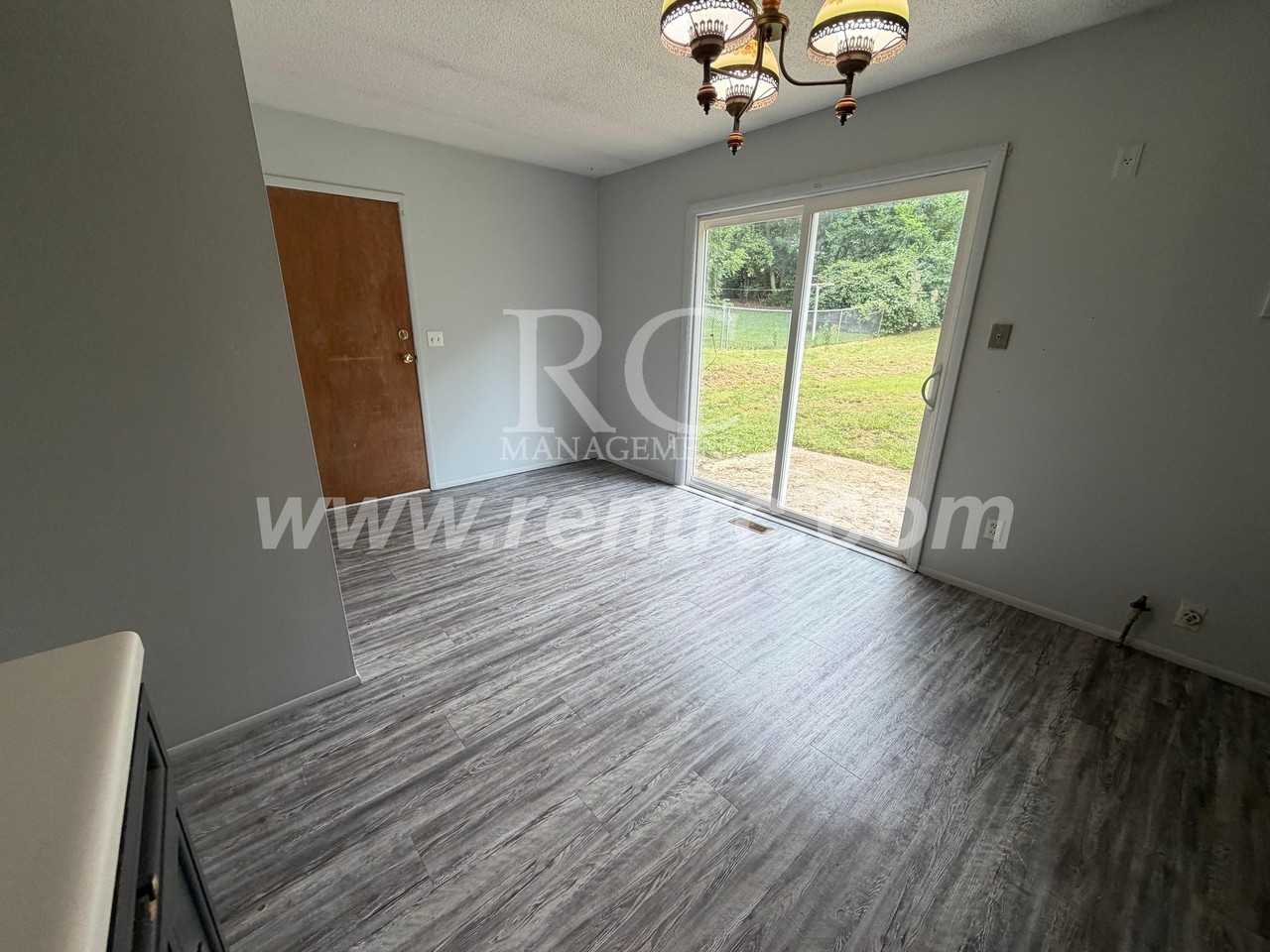 910 Timberline Dr - Photo 3 of 13