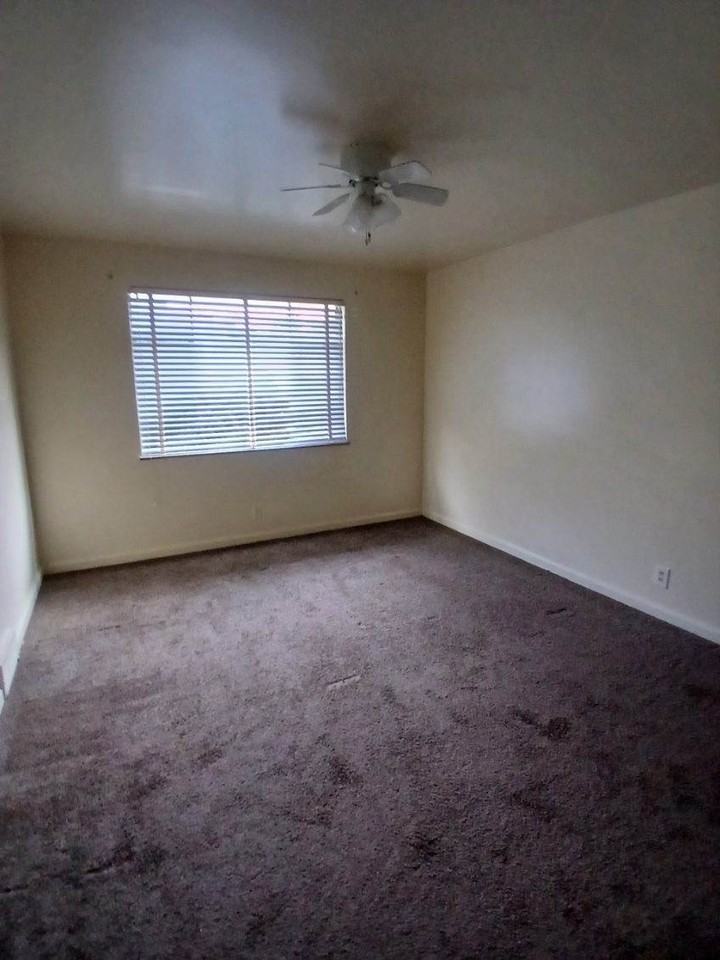5720 Hamilton Ave - Photo 5 of 10