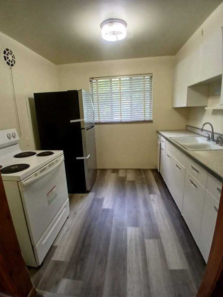 5720 Hamilton Ave - Photo 6 of 10