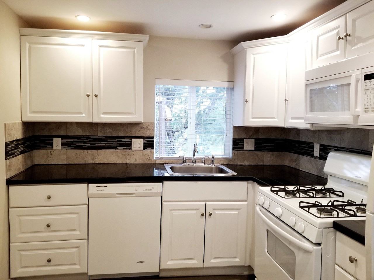2920 Calle Vera Cruz - Photo 2 of 13