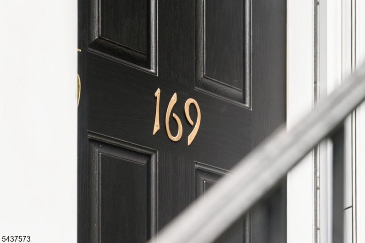 169 Broad St - Photo 3 of 20
