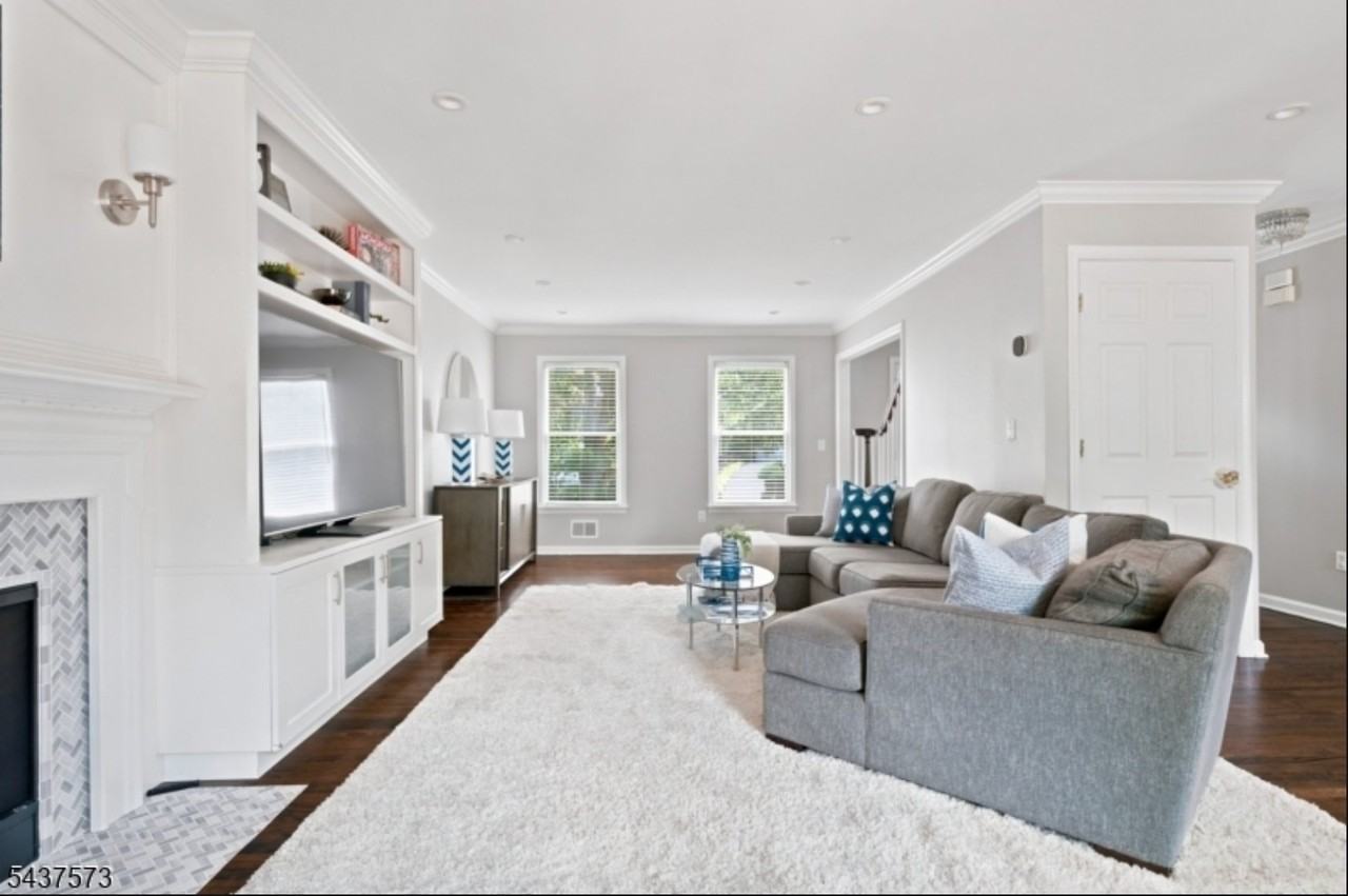 169 Broad St - Photo 6 of 20