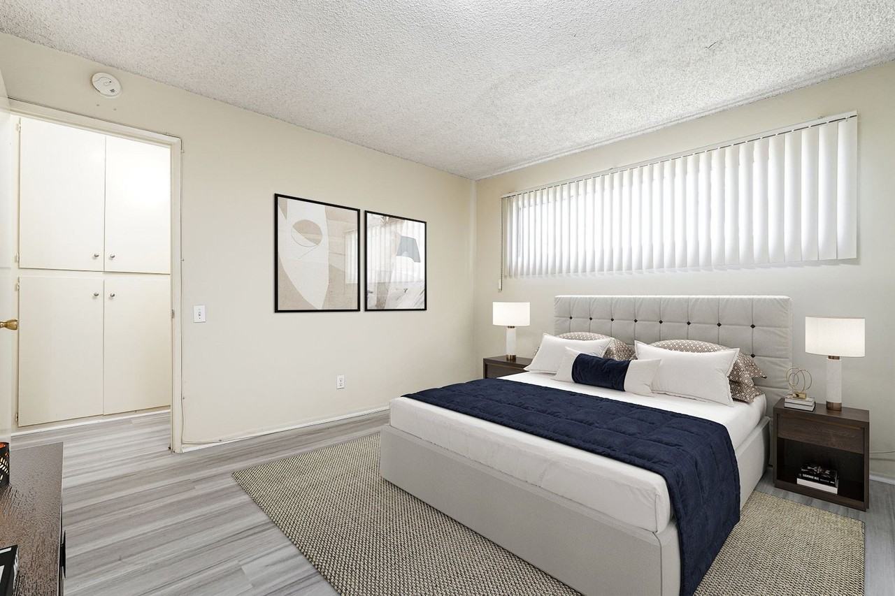 530 N Wilson Ave #15 - Photo 4 of 7