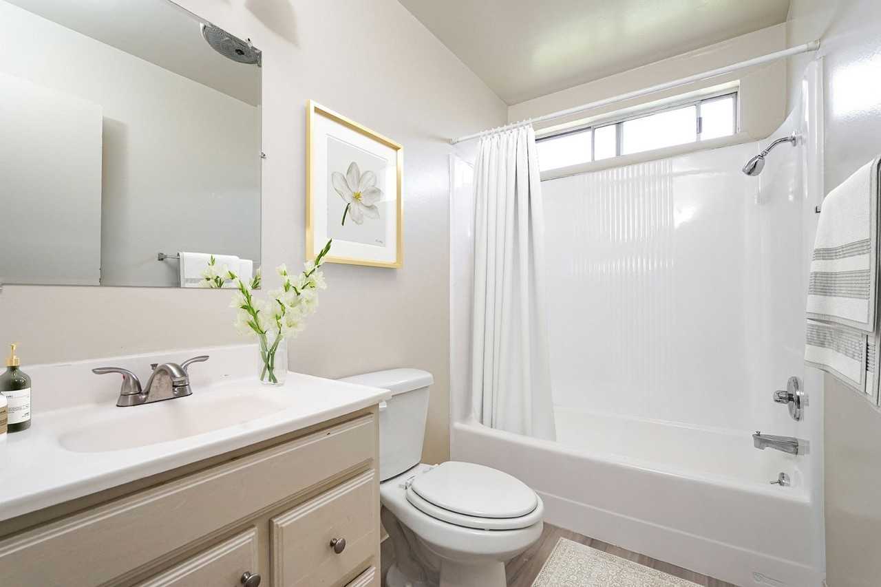 530 N Wilson Ave #15 - Photo 5 of 7