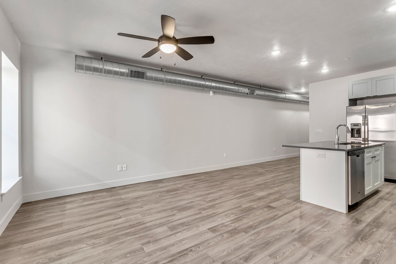 606 W North Temple #203 - Photo 4 of 18