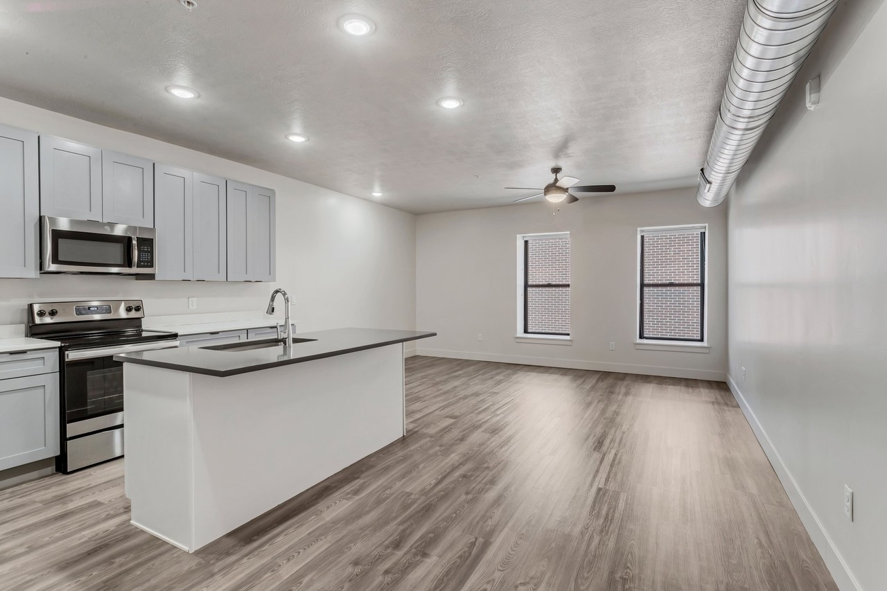 606 W North Temple #203 - Photo 6 of 18