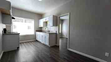 featured image of 1140 E Elk Ave #7