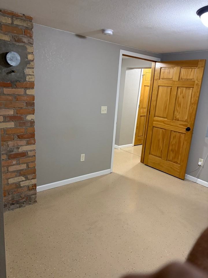 119 Glenview Ave - Photo 2 of 5
