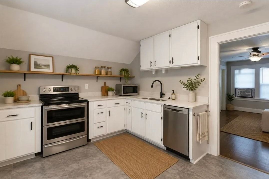 340 S Olive St - Photo 3 of 7