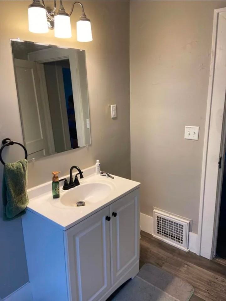340 S Olive St - Photo 6 of 7
