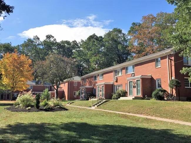 428 Middle Tpke W #56 - Photo 2 of 3